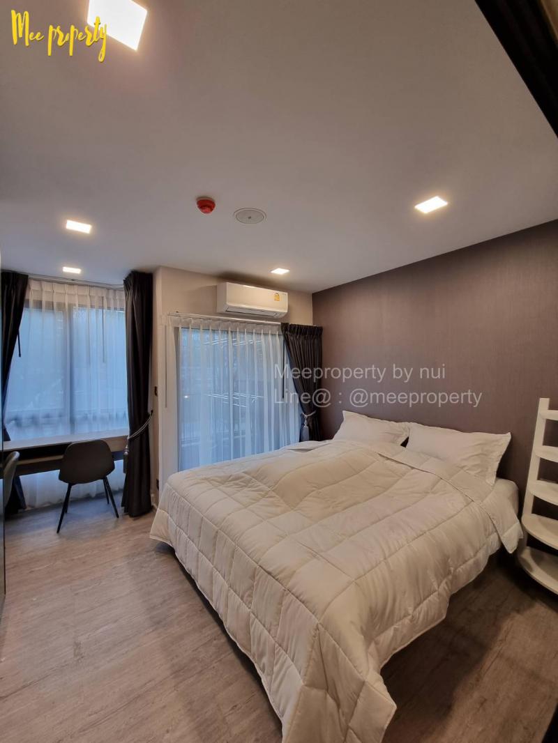 ขายคอนโด KAVE AVA เคฟเอวา ตรงข้าม ม.ธรรมศาสตร์โครงการตั้งอยู่ติด ถ.คลองหลวง (เชียงราก) ต.คลองหนึ่ง อ.คลองหลวง จ.ปทุมธานี  ตรงข้ามรั้วประตู ม.ธรรมศาสตร์ ศูนย์รังสิต เชื่อมต่อกับ ถ.พหลโยธิน ได้ง่าย ใกล้กับจุดขึ้นลงทางด่วนอุดรรัถยา ด่านเชียงราก ซึ่งเป็นทางด่วนที่เชื่อมต่อกับทางพิเศษศรีรัช จึงสะดวกในการเดินทางเข้าสู่ใจกลางเมืองเคฟ เอวา พัฒนาโครงการโดย บริษัท แอส�