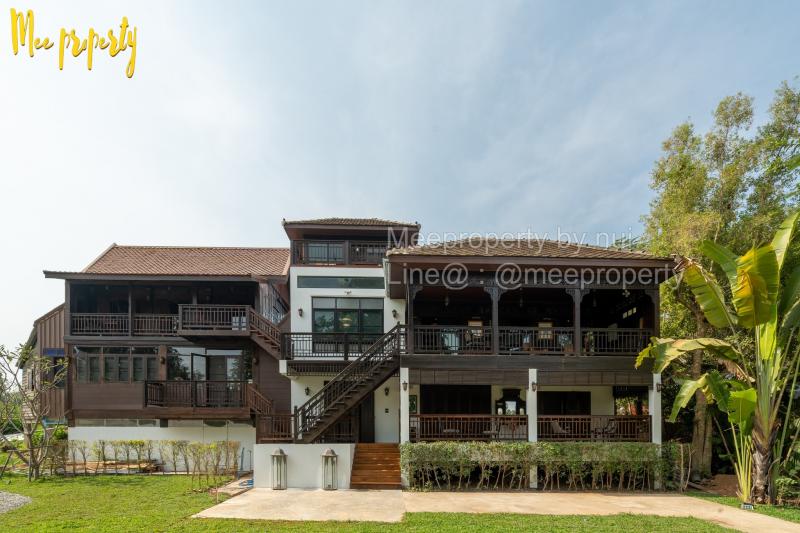 ขาย / เช่า บ้านอัคระ สุโขทัย ตั้งอยู่ในทำเลอันมีเสน่ห์ ท่ามกลางบรรยากาศธรรมชาติและวิวที่สวยงามของเจดีย์โบราณอายุ 800 ปี ของวัดพระศรีรัตนมหาธาตุราชวรวิหาร (วัดพระปรางค์) อำเภอศรีสัชนาลัย จังหวัดสุโขทัย-  พื้นที่ในโฉนด: 1 ไร่ 3 งาน 89 ตารางวา (สร้างบ้านได้อีก)- พื้นที่งอกริมแม่น้ำ: มากกว่า 1 ไร่ (สามารถสร้างสิ่งปลูกสร้างได้) รายละเอียดบ้าน- 4 ห้องนอน - 4 ห้องน้ำ - 1 ห้องนั�