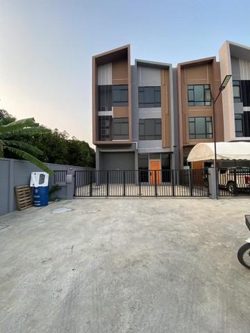 ขาย โฮมออฟฟิศ พร้อมโกดัง หลังมุม 91.4 ตร.ว. ย่านบางใหญ่ นนทบุรี ซอยกันตนา***ขายพร้อมผู้เช่า พร้อมไฟฟ้า3เฟส30แอมป์ราคาขาย 12,000,000 บาท (ค่าใช้จ่ายวันโอนผู้ซื้อจ่าย)ติดต่อ คุณช่อผกา โทร 0616198565 LINE 0616198565สำรอง LINE 0812523279 ส่งลิ้งก์ไว้ได้เลยเนื้อที่ 91.4 ตารางวา พื้นที่ใช้สอยประมาณ 450 ตารางเมตร จำนวน 3 ชั้น 2ห้องนอน 4 ห้องน้ำ3ห้องทำงาน จอดรถ 8คัน- พื้นที่สำนักงาน 324 ตารางเมตร- พื้นที่โกดัง 126 ตารา