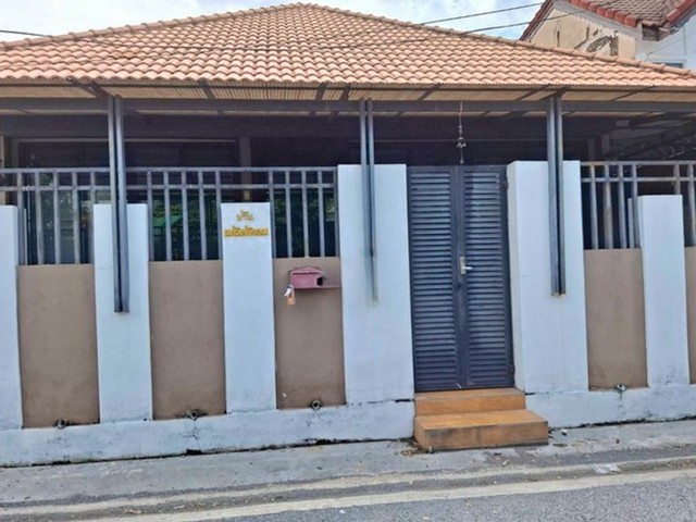 ให้เช่าบ้านเดี่ยวชั้นเดียว 52 ตรว. อยู่ถ.ลาดปลาเค้า ใกล้ The JAS ทะลุออกรามอินทราซอย8•3 ห้องนอน 3ห้องน้ำ •1ห้องรับแขก ห้องครัว( เคาร์เตอร์ครัว) พร้อมฮูดดูดควัน•แอร์3เครื่อง เฟอร์นิเจอร์ไม่มี  (บ้านเปล่า) ที่จอดรถ 2คัน อยู่ถ.ลาดปลาเค้า  แขวงจรเข้บัว เขตลาดพร้าว กรุงเทพ10230ใกล้ The JAS community mall,แม็คแวลู่,วัดลาดปลาเค้า,รถไฟฟ้าสายสีชมพู,ตลาดลาดปลาเค้า, ม.เกษตรศาสตร์, จดบริษัทได้ /เล�