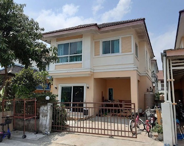  ขาย บ้านเดี่ยว/ทาวน์เฮ้าส์/คอนโด โครงการ ขาย บ้านแฝด เขตหนองจอก กรุงเทพมหานคร   แขวงหนองจอก เขตหนองจอก กรุงเทพมหานคร  ราคาโปรโมชั่น  2,175,000    บาท    ลดจาก    3,190,000   บาท ราคาโปรโมชั่นตั้งแต่วันที่  13 มีนาคม - 31 พฤษภาคม 2569  รายละเอียดทรัพย์ -  เนื้อที่ 0-0-41.3  ตารางวา   -  1 ที่จอดรถ  -  บ้านหันไปทางทิศ เหนือ  พิกัดทรัพย์ : https://maps.app.goo.gl/Z22w83XbvojERWBL9  สถานที่ใกล้เคียง   -  แม็คโคร หนองจอก -  โรงพยาบาลเวชกา�