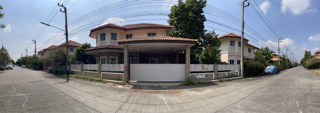   ขาย บ้านเดี่ยว/ทาวน์เฮ้าส์/คอนโด โครงการ ปิยทรัพย์ ถนนรังสิต นครนายก ถนนรังสิต-นครนายก ตำบล บึงสนั่น อำเภอปทุมธานี จังหวัดปทุมธานี  ราคา   2,790,000    บาท  (ราคาต่อรองได้)  รายละเอียดทรัพย์ -  เนื้อที่ 65.30 ตร.ว   -  บ้านหันไปทางทิศ  ตะวันออก  พิกัดทรัพย์ : https://maps.app.goo.gl/kqXyPpiUGFh5wJwm6  สถานที่ใกล้เคียง   -โลตัส รังสิต คลอง7 -มหาวิทยาลัยศรีนครินทรวิโรฒ องครักษ์ -โรงพยาบาลมหาวชิราลงกรณธัญบุรี -ม