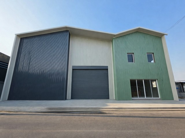 ให้เช่าโกดังพร้อมออฟฟิศบนเนื้อที่ 112 ตร.ว. ซอยโธิ์แก้ว 4  เชื่อม ลาดพร้าว 101, นวมินทร์,  เลียบด่วน*** ราคาเช่า 85,000 บาท/เดือนติดต่อ::  ชยา โทร/ID Line:: 0942823961   Link Line:: https://line.me/ti/p/3xFA1An8Kcรหัส# T26-437โกดังพร้อมออฟฟิศบน ซอยโธิ์แก้ว 4  เชื่อม ลาดพร้าว 101, นวมินทร์,  เลียบด่วนเหมาะทำ ออฟฟิศ + คลังสินค้า / showroom / online warehouse• บนที่ดิน 112 ตร.ว.• พื้นที่รวม 513 ตร.ม. • อาคารสำนักงาน 2 ชั้น : 134 ตร.ม.• โกดัง : 145 ตร.ม.• พื้นที่รอบอาคา�