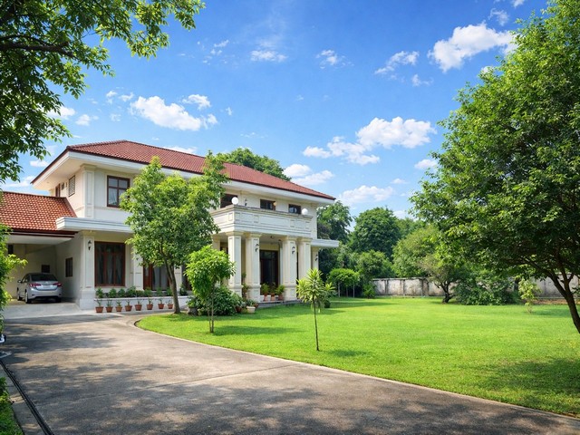 ขายบ้านเดี่ยว 587 ตรว. ถนนเมน หมู่บ้านนวธานี ถนนเสรีไทย 59 เกษตร-นวมินทร์ ใจกลางธรรมชาติ ร่มรื่น พร้อมสนามกอล์ฟในโครงการ *** ราคาขาย 79 ล้านบาท ติดต่อ::  ชยา โทร/ID Line:: 0942823961   Link Line:: https://line.me/ti/p/3xFA1An8Kcรหัส# T26-201บ้านเดี่ยว หมู่บ้านนวธานี ถนนเสรีไทย 59 เกษตร-นวมินทร์ พร้อมสนามกอล์ฟในโครงการ ท่ามกลางสิ่งแวดล้อม ร่มรื่น บรรยากาศดี ใกล้ชิดธรรมชาติ • ที่ดิน 587 ตร.วา (ถนนเมนหลักของโครงการ)• 5 ห้�