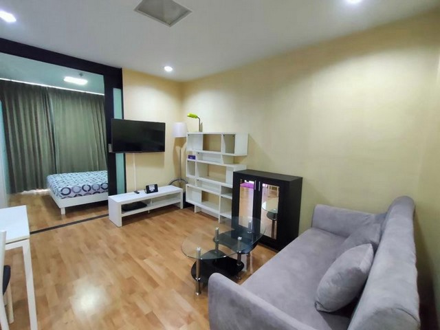 TEL:088-559 5199 คุณเอLine:https://line.me/ti/p/C0eGe0whLXให้เช่า ลัดดาคอนโดวิว ศรีราชาให้เช่า 10,000 บาท / เดือน (สัญญา 1 ปี)มัดจำ 2 เดือน, ล่วงหน้า 1 เดือนชั้น 16 ชั้นสูง วิวสวยขนาด 35 ตร.ม  1 ห้องนอน 1 ห้องนอน พร้อมเข้าอยู่ เครื่องใช้ไฟฟ้าครบสิ่งอำนวยความสะดวก อาทิ - ทีวีเชื่อมต่อNetflix - อ่างอาบน้ำ- ใกล้ห้างโรงบินสัน / เซ็นทรัล ศรีราชา- โรงพยาบาล สมิติเวช / พญาไท- ร้านอาหาร และร้านสะดวกซื้อมากมายT : A2