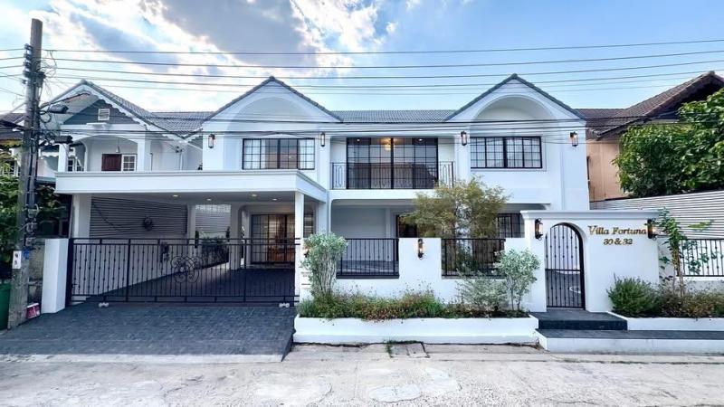 บ้านเดี่ยว ลาดพร้าว71 The Luxury of Grand Space เนื้อที่ 82 ตร.วา