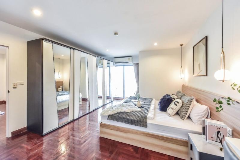 CN.733 ขายคอนโด พญาไท พลาซ่า ใกล้ BTS โครงการพญาไท ขนาด 65.84 ตรม.ที่ตั้ง ถนนพญาไท แขวงทุ่งพญาไท เขตราชเทวี กรุงเทพมหานคร 10400รายละเอียด-ชั้น 21-ขนาด 65.84 ตรม.-1 ห้องนอน 2 ห้องน้ำ-1 ห้องนั่งเล่น-1 ห้องครัว-2 ระเบียง-พร้อมเข้าอยู่เฟอร์นิเจอร์ครบ-วิวเมืองสิ่งอำนวยความสะดวก-ฟิตเนส-สระว่ายน้ำ-สวน-กล้องวงจรปิด-ระบบรักษาความปลอดภัย 24 ชม.-ลานจอดรถในร่ม-ที่จอดรถประจำ-ทำเลดี ย่านราชเทวี พญ