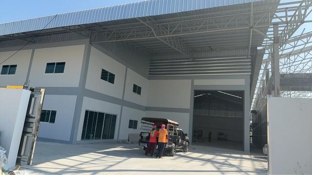 ให้เช่าโกดัง พร้อมออฟฟิศ 2 ชั้น ขนาด พื้นที่รวม 1433 ตารางเมตร ตำบลสวนหลวง อำเภอกระทุ่มแบน จังหวัดสมุทรสาคร(RK937)ติดต่อAgent : คุณเด่นชัย: 09-8481-8989:06-2839-4747ID Line :0984818989: https://line.me/ti/p/ezz8HbMifzWhatsApp :+66984818989: แอดไลน์ แคปหน้าจอสอบถามได้เลยครับโกดัง ตำบลสวนหลวง อำเภอกระทุ่มแบนที่ดิน 300 ตารางวาโกดังชั้นที่1 1008ตารางเมตรออฟฟิศ 225 ตารางเมตรลานจอด 200 ตารางเมตรเลขที่ หมู่ 11 ตำบลสวนหลวง อำเภอกระทุ่มแบน จังหวัด�