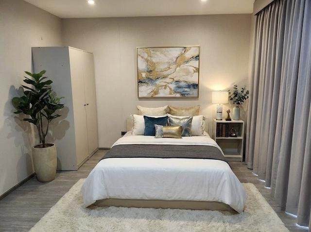 ให้เช่าและขาย ทาวน์โฮม 3 ชั้น โครงการ The Landmark เอกมัย-รามอินทรา เฟอร์ครบ พร้อมอยู่ ใกล้เลียบด่วนเอกมัย รามอินทราติดต่อ Agent คุณบัว (Bua)Tel: 093-646-4597LINE ID: Bua093ราคาเช่า 65,000 บาทต่อเดือนราคาขาย 9.5 ล้านบาทรายละเอียดทรัพย์ทาวน์โฮมหรู 3 ชั้น ทำเลศักยภาพ ถนนสุคนธสวัสดิ์ ใกล้เลียบด่วนเอกมัย รามอินทรา เหมาะสำหรับอยู่อาศัยหรือทำโฮมออฟฟิศ บ้านสภาพใหม่ ตกแต่งบิ้วอินทั้งหลัง ยังอยู่ในระย�