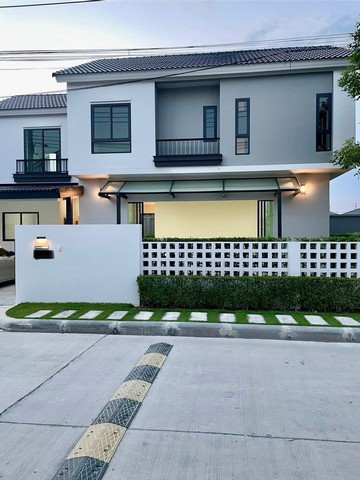 LV53481 ให้เช่าบ้านเดี่ยว พิมนารา ศรีนครินทร์-บางนา Pimnara Srinakarin-Bangna บ้านเดี่ยวสไตล์ญี่ปุ่นราคาเช่า : 89,000 บาท/เดือน (สัญญาขั้นต่ำ 1 ปี)ที่ตั้ง : ถนนหนามแดง ต.บางแก้ว อ.บางพลี จ.สมุทรปราการชื่อโครงการ : พิมนารา ศรีนครินทร์-บางนา Pimnara Srinakarin-Bangnaรายละเอียด :- ที่ดิน 57.60 ตร.ว.- พื้นที่ใช้สอย 183 ตร.ม.- 4 ห้องนอน - 3 ห้องน้ำ- 2 ชั้น พร้อมตกแต่งครบครัน- อยู่ติดถนนหลัก- บ้านและเฟอร์เจอร์ใหม่ พร้อมเข้าอยู