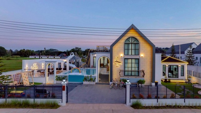 168 Pool Villa Khao Kho ขนาดเริ่มต้น 150 ตร.วา เหมาะสำหรับลงทุน ออกแบบเพื่อการพักผ่อนจริงๆทำเล: เขาค้ออากาศดีตลอดปีเหมาะทั้งสำหรับบ้านพักส่วนตัว และลงทุนปล่อยเช่า Pool VillaPool Villa สไตล์ Minimal Nordicโอบล้อมด้วยธรรมชาติ 360°ที่เขาค้อ — หนึ่งในโลเคชันที่อากาศดีที่สุดของไทยรายละเอียดบ้าน- ที่ดินเริ่มต้น 150 ตร.ว.- พื้นที่ใช้สอย 286.6 ตร.ม.- 3 ห้องนอน | 4 ห้องน้ำ- 1 ห้องนั่งเล่น | 1 ห้องครัว- สระว่ายน้ำส่วนต�