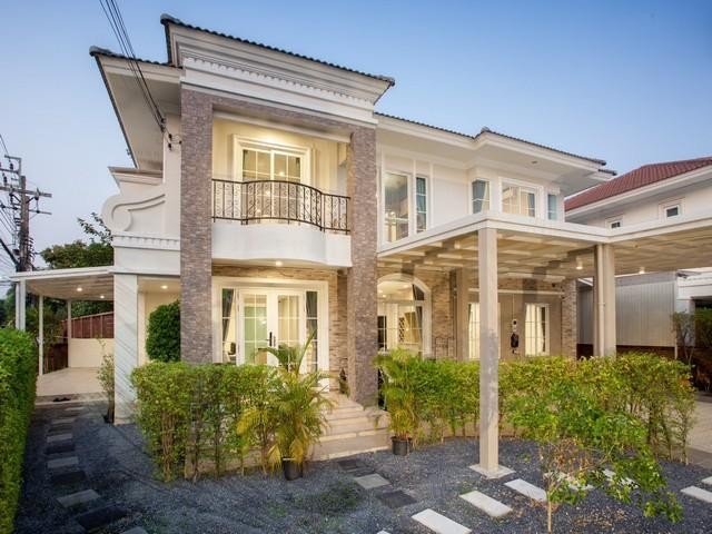 ให้เช่า บ้านเดี่ยว 2 ชั้น หลังใหญ่ หมู่บ้าน คาซ่าวิลล์ สุขาภิบาล5 สภาพใหม่ พร้อมอยู่ติดถนนใหญ่ ติดต่อ คุณปอ : 061 619 8565ID line: 061 619 8565แอดไลน์กดที่ลิงค์นี้ได้เลยครับ : https://line.me/ti/p/zu0mm-ozFXติดต่อ คุณบิว : 081 252 3279 ID line: 061 787 9691แอดไลน์กดที่ลิงค์นี้ได้เลยครับ : https://line.me/ti/p/SR5Ehdv_q-** รหัส BT103ราคาเช่า 65,000 บาท/เดือน ประกัน 2 เดือน + ล่วงหน้า 1 เดือนบ้านเดี่ยว 2 ชั้น หลังใหญ่ สภาพใหม่พร้อมอยู่ ถนนสุขาภิบาล 5 ซอย 71 ติดถ