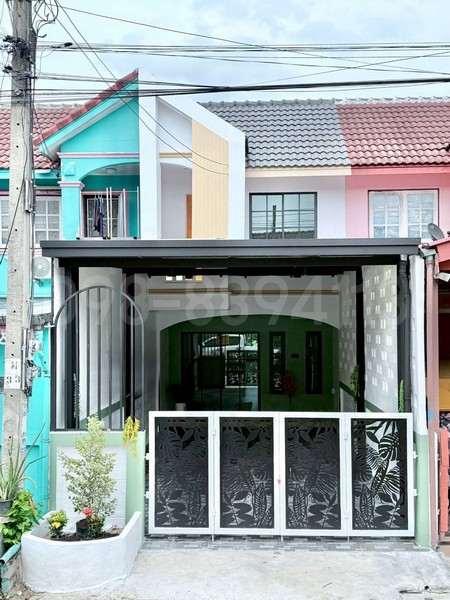 ม.ณัฐวรรณ ซ.สังฆสันติสุข 18 หนองจอก** รายละเอียด **- ทาวน์เฮาส์ 2 ชั้น- เนื้อที่ 18.9 ตรว.- 2 ห้องนอน 2 ห้องน้ำ - จอดรถได้ 1-2 คัน- ถนนเส้นเมน หลังบ้านโล่ง ถนนกว้าง- แถมเตาแก็ส เครื่องดูดควัน โซฟา ตู้โชว์ เก้าอี้บาร์สถานที่ใกล้เคียง- ใกล้โรงเรียนเซนต์เทเรซา- โรงพยาบาลหนองจอก- โลตัสหนองจอก- บิ๊กซี แม็คโคร ตลาดหนองจอกราคา 1,790,000 บาทที่ตั้ง https://maps.app.goo.gl/wyaboc1MRYXZkWUD6?g_st=icแขวงกระทุ่มราย เขตหนองจอ