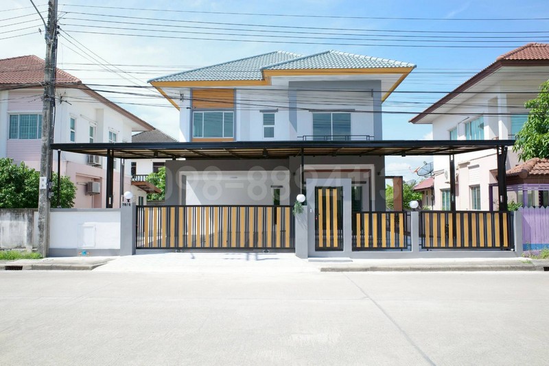 ม.เปี่ยมภิรมย์เดินเข้าหมู่บ้านได้ หลังที่ 2อยู่เส้นเมน หลังบ้านโล่ง** รายละเอียด **เนื้อที่ 68.7 ตรว.4 ห้องนอน 3 ห้องน้ำจอดรถได้ 3-4 คันต่อเติมครัวลงเข็มแถมปั้มน้ำ ถังน้ำ เตาแก็ส เครื่องดูดควัน โซฟาโต๊ะกินขาวบิ้วอินมือสอง ตามสภาพสถานที่ใกล้เคียง- โลตัส- ร้านสะดวกซื้อ 7-Eleven- แม็คโคร- โรงเรียนมัธยมวัดหนองจอก- โรงเรียนเซนต์เทเรซา- โรงเรียนวัดหนองจอก- มหาวิทยาลัยเทคโนโ�