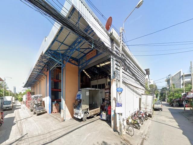 ขายโกดังพร้อมที่ดินแปลงหัวมุม 309 ตรว. ลาดพร้าว 41 หน้าปากซอยมีรถไฟฟ้า สถานีภาวนาติดต่อ:: ชยา โทร/ID Line:: 0942823961Link Line:: https://line.me/ti/p/3xFA1An8Kcรหัส# T26-350โกดังพร้อมที่ดินแปลงหัวมุม ลาดพร้าว 41 หน้าปา กซอยมีรถไฟฟ้า สถานีภาวนาเนื้อที่ 309 ตารางวากว้าง 24 เมตร ลึก 53เมตรแปลงมุม พร้อมโกดังเก็บสินค้าเหมาะใช้เป็นโกดังเก็บสินค้า หรือดัดแปลงเป็นออฟฟิศ หรืออื่นๆหน้าปากซอยมีรถไฟฟ้าสถานีภาวนาซอยท