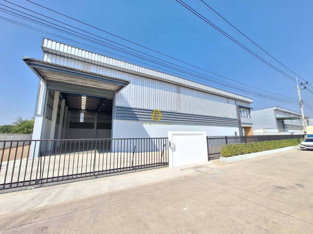 ขายโรงงานแบบสั่งสร้าง พื้นที่สีม่วง ขอรง.4 ได้ อยู่ลำลูกกาคลอง 9 ปทุมธานีรหัสทรัพย์ : FS226(กรุณาใช้รหัสนี้ในการสอบถาม FS226)โรงงาน L พื้นที่ใช้สอยรวม 1000 ตรม.พื้นที่โรงงานขนาด 830 ตรม. (60x32)พื้นโรงงานรับน้ำหนัก 2 ตัน/ตรม.พื้นที่ออฟฟิศ 170 ตรม.เนื้อที่ทั้งหมด 1 ไร่ 75 ตารางวาราคาขาย 31,800,000 บาทราคาเช่า 180,000 บาท/เดือนโรงงาน M พื้นที่ใช้สอยรวม 674 ตรม.พื้นที่โรงงานขนาด 515 ตรม. (42x32)พื้นโรงงานรับ