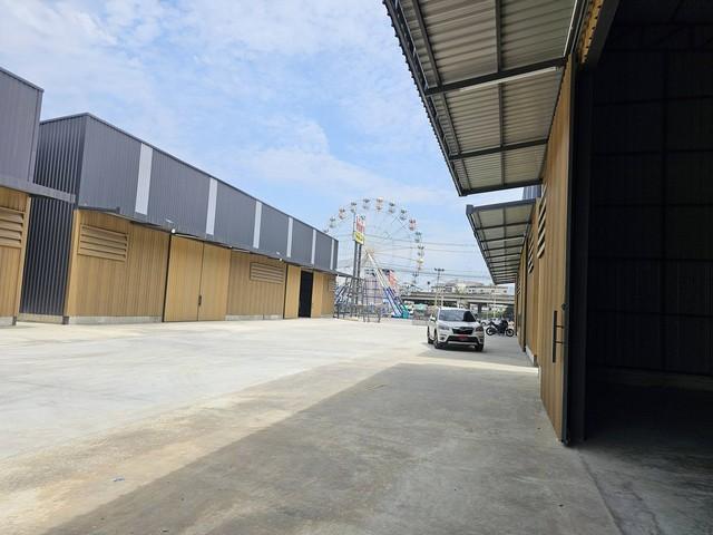 ให้เช่าโกดังสร้างใหม่288ตรม.,576 ตรมย่านห้าแยกวัชรพลสุขาภิบาล5 ถนนกว้าง8เมตรรถเข้าออกสะดวกมีห้องน้ำ 3-6 ห้องหลังคา PU Foam กันความร้อน จอดรถหน้าโกดังได้ 6–12 คันราคาเช่า 50,000 บาท / เดือน ( พื้นที่ 288 ตร.ม.) ราคาเช่า 100,000 บาท / เดือน ( พื้นที่ 576 ตร.ม.) ที่ตั้ง ถนนสุขาภิบาล 5 แขวงท่าแร้ง เขตบางเขน กรุงเทพมหานคร 10220ติดต่อ : คุณภัสพงณ์ 0634098164Line : binkem22https://www.facebook.com/profile.php?id=61581484955548พื้นที่ใช้สอย 288 ตารางเมตร แล�