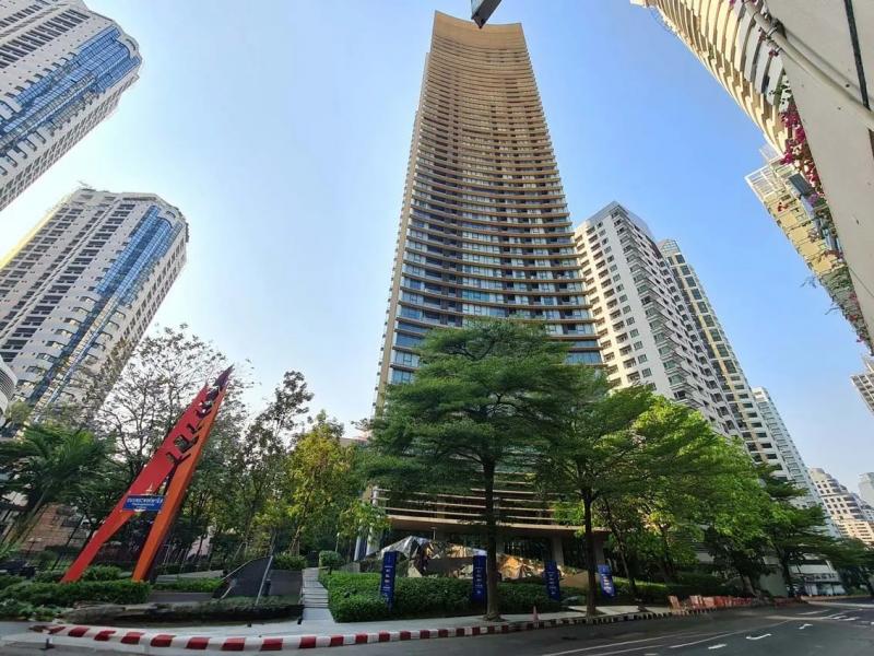    ขายคอนโด โครงการ เดอะลุมพินี 24  ห่างจาก BTS สถานีพร้อมพงษ์เพียง 1.00 กม.  ถนน สุขุมวิท แขวง คลองตัน เขต คลองเตย จังหวัด กรุงเทพมหานคร  ราคาโปรโมชั่น  9,686,000   บาท    ลดจาก  11,939,000  บาท ราคาโปรโมชั่นตั้งแต่วันที่  2 มีนาคม - 31 พฤษภาคม 2569  รายละเอียดทรัพย์ -  พื้นที่ใช้สอย 54.27 ตร.ม.  พิกัดทรัพย์ : https://maps.app.goo.gl/p1UH5ouX7AYAv79c6  สถานที่ใกล้เคียง   -  BTS สถานีพร้อมพงษ์  1.00 กม. -  เอ็มควอเทียร์ 1.80 กม. -  โรงพยาบาลเมดพาร�