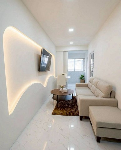 ขายเพียง 1.39 ล้าน #ศรีอนันต์ คอนโด ห้องกว้าง ฟังก์ชันครบ ราคาคุ้ม ใกล้เมือง! พร้อมอยู่ทันที รายละเอียดห้อง• ขนาด 38 ตร.ม. (ห้องกว้าง อยู่สบาย ไม่อึดอัด)• ชั้น 2 (ขึ้น-ลงสะดวก ไม่ต้องรอลิฟต์นาน)• 2 ห้องนอน | 1 ห้องน้ำ• แบ่งสัดส่วนลงตัว เหมาะอยู่อาศัยหรือปล่อยเช่าราคาพิเศษเพียง 1.39 ล้านบาทฟรี! ค่าโอนกรรมสิทธิ์ทำเลดี ใกล้สถานที่สำคัญ• ใกล้ Central Festival Chiang Mai• ใกล้ โรงพยาบาลเทพปัญ�