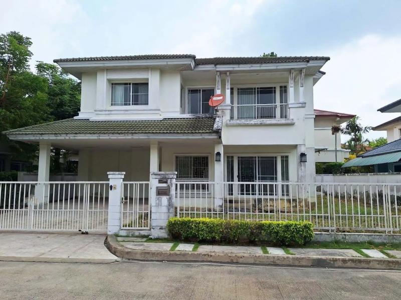    ขายบ้านเดี่ยว โครงการ สีวลี ปิ่นเกล้า-สาทร บางกรวย   ซอย 43586 ถนน ราชพฤกษ์ ตำบล บางขุนกอง อำเภอ บางกรวย จังหวัด นนทบุรี  ราคาโปรโมชั่น  8,885,000   บาท    ลดจาก 10,080,000  บาท ราคาโปรโมชั่นตั้งแต่วันที่  2 มีนาคม - 31 พฤษภาคม 2569  รายละเอียดทรัพย์ -  เนื้อที่ 87.50 ตร.ว.   พื้นที่ใช้สอย 302.40 ตร.ม. -  3 ห้องนอน 3 ห้องน้ำ   -  ที่จอดรถ 1 คัน -  บ้านหันไปทางทิศ ตะวันตกเฉียงใต้  พิกัดทรัพย์ : https://maps.app.goo.gl/d1gs91PiiYqb3UEi6  สถานท�