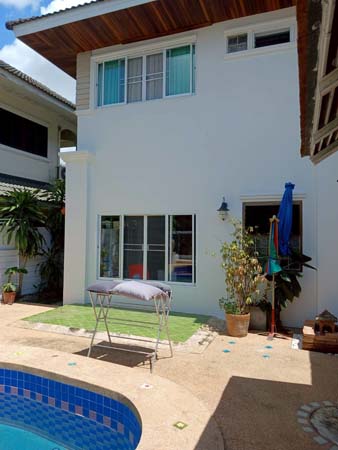 ขายบ้านพูลวิลล่าใกล้เซ็นทรัลเฟสเชียงใหม่ 2กม.   ใกล้ตลาดสามแยกพิกัด ตำบลสันทรายน้อย อำเภอสันทราย จังหวัดเชียงใหม่ใกล้ถนนวงแหวนรอบ2 ขายเพียง 7 ลบ. 3 ห้องนอน , 4 ห้องน้ำ ที่ดิน  100 ตารางวา พื้นที่ใช้สอย  200  ตรม. พร้อมสระว่ายน้ำส่วนตัว.............................................Please​ Contact ;  PhungTel.0946935153ID Line ; @dlive  (ใส่แอด@ข้างหน้าด้วยนะคะ) เน้นทักแชทก่อนนะคะหรือกดเพิ่มเพื่อนคลิ๊กที่ลิงค์นี้ค่ะ  https://lin.ee/yGDfeDs