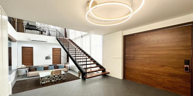 PP479 ขายบ้านเดี่ยว 3 ชั้น ขนาด125 ตรว. บ้านสร้างเอง กรุงธนบุรี 4 ใจกลางเมือง ใกล้ BTS  ใกล้ ไอคอนสยามราคาขาย 32,000,000 บาท (ลดพิเศษจาก 40 ล้านบาท)ติดต่อ คุณช่อผกา โทร 0616198565 LINE 0616198565สำรอง LINE 0812523279 ส่งลิ้งก์ไว้ได้เลย-บ้านเดี่ยว 3ชั้น ดีไซน์พิเศษ สร้างเองอย่างพิถีพิถัน บนทำเลศักยภาพ ใจกลางเมืองใกล้ BTS วงเวียนใหญ่ , ใกล้ ไอคอนสยาม-เนื้อที่ 125 ตารางวา-พื้นที่ใช้สอยและก่อสร้างตกแต่งรวม 530 ตารา