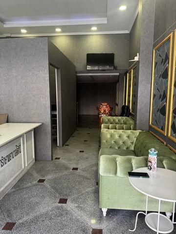 ให้เช่าอาคารพาณิชย์5ชั้น2คูหาย่านปิ่นเกล้าถนนบรมราชชนนีใกล้เซ็นทรัลปิ่นเกล้าเหมาะทำคลีนิคความงาม ราคาเช่า 150,000 บาท / เดือน ( ช่วง 3 ปีแรก คิดเดือนละ 100,000 บาท ) ( สัญญาขั้นต่ำ 5 ปี ประกัน 2 เดือน ล่วงหน้า 1 เดือน )ที่ตั้ง ถนนบรมราชชนนี แขวงบางบำหรุ เขตบางพลัด กรุงเทพมหานคร 10700ติดต่อ : คุณภัสพงณ์ 0634098164Line : binkem22https://www.facebook.com/profile.php?id=61581484955548จำนวน 5 ชั้น 2 คูหา แบ่งโซนใช้งานชัดเจน Professional จอดได้