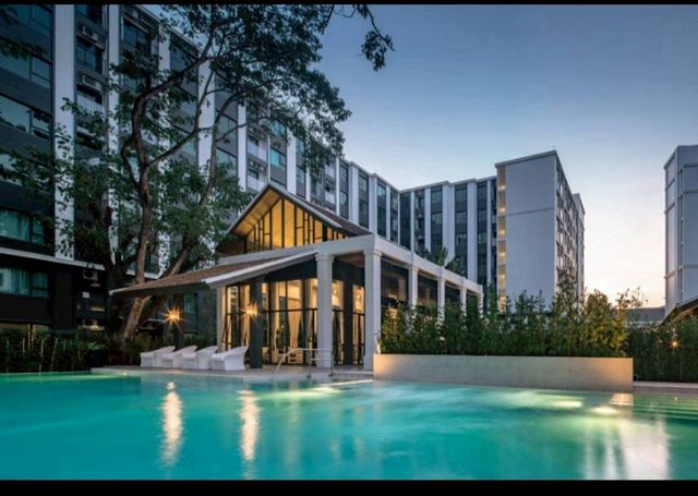 ให้เช่าคอนโด 25,000 บาท/เดือน 55 ตรม. 2 นอน 2 น้ำ #Essence คอนโด #วิวสระว่ายน้ำ – #ใกล้เซ็นทรัลเฟสติวัลชั้น 3ขนาด 55 ตารางเมตร2 ห้องนอน 2 ห้องน้ำ1 ห้องโถง1 ห้องครัวพร้อมเฟอร์นิเจอร์ครบเครื่องใช้ไฟฟ้าครบครันสิ่งอำนวยความสะดวกภายในโครงการ:สระว่ายน้ำห้องฟิตเนสห้องประชุมรถกอล์ฟบริการรับ-ส่งจากคอนโดไปเซ็นทรัลเฟสติวัลค่าเช่า: 25,000 บาท/เดือนทำเลเยี่ยม: ภายในโครงการเซ็นทรัลเฟสติว