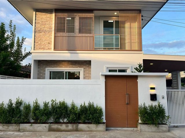 ขาย 3.29 ล้าน 47 ตรว.  บ้านเดี่ยว 2 ชั้น #รีโนเวทใหม่ #สไตล์โมเดิร์นมินิมอล #แปลงมุม #ใกล้ตลาดท่ารั้ว #วงแหวนรอบ3 เดินทางสะดวก