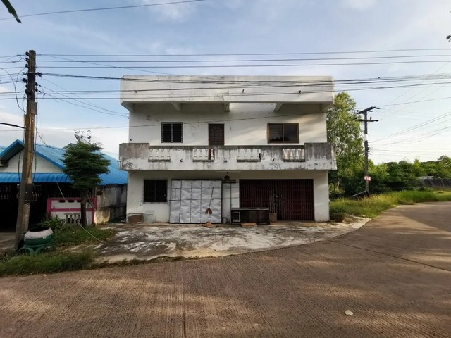   ขาย บ้านเดี่ยว/ทาวน์เฮ้าส์/คอนโด โครงการ  บ้านเดี่ยว 2 ชั้น เมืองอุบลราชธานีถนน ชยางกูร ตำบล ขี้เหล็ก อำเภอ เมืองอุบลราชธานี จังหวัด อุบลราชธานี  ราคาโปรโมชั่น    1,092,000  บาท    ลดจาก  1,511,000.    บาท ราคาโปรโมชั่นตั้งแต่วันที่  2 มีนาคม - 31 พฤษภาคม 2569  รายละเอียดทรัพย์ -  เนื้อที่  63.40 ตร.ว.  พื้นที่ใช้สอย 272.10 ตร.ม. -  3 ห้องนอน  2 ห้องน้ำ   พิกัดทรัพย์ : https://maps.app.goo.gl/BHaH33Lm3GQCiPcEA  สถานที่ใกล้เคียง   - บิ๊ก�