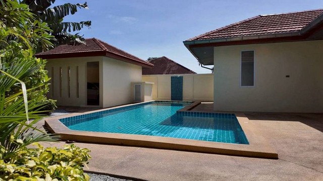 TEL : 092-288 9359 คุณดนิตาLine : https://line.me/ti/p/yxo92dHWP1รายละเอียด : พื้นที่ใช้สอย 246 ตรม.ขนาดที่ดิน 439.2 ตรม.หรือ 109 ตารางวา4 ห้องนอน 5 ห้องน้ำ รีโนเวทใหม่ทั้งหลัง พร้อมเข้าอยู่สระว่ายน้ำส่วนตัว ครัวสไตล์ยุโรป ลานจอดรถในบ้าน ความเป็นส่วนตัวสูงมาก สถานที่ใกล้เคียง : - ใกล้โรงเรียนนานาชาติ The Regents & St. Andrews- ใกล้โรงพยาบาลระดับโลก- ใกล้ Horseshoe Point- ใกล้อ่างเก็บน้ำมาบประชันราคาเช่า 79,000 บาท/ต่อเดือน F-A15 (320)