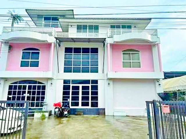 พัฒนาการ 91-99  9นอน 4 น้ำ อาคาร 4ชั้น สวนหลวง ร.9 900ม.ดีไซน์ทันสมัย สภาพสวย 100ตร.ว. 700ตร.ม. 54-59,999 B-M.สแตนด์อโลน รีโนเวทใหม่ ทำเลติดถนนพัฒนาการตัดใหม่ เหมาะอยู่อาศัย ออฟฟิศ หรือคลังสินค้า เดินทางสะดวก  เชื่อมต่อหลายเส้นทาง ใกล้แหล่งชุมชน แม็กซ์แวลู พัฒนาการ 800 ม.และแหล่งอำนวยความสะดวกครบครันNew Phatthanakan Rd.91-99 9bed 4bath 4story building Rama IX Park 900m. 100sq.wa. 700sq.m. 54-59,999 B-M standalone Max Value Phatthanakan 800 m.  newly renovated prime location  suitable for residence office or warehouse convenient tr