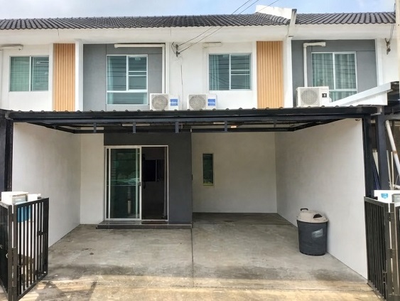 ตลาดคลองหก 900 ม. ทาวน์เฮ้าส์ 2 ชั้น สภาพสวย 3 นอน 2 น้ำ ใกล้ ม.เทคโนโลยีราชมงคลธัญบุรี 800 ม.รีโนเวทใหม่ทั้งหลัง 17.4 ตร.ว. 140 ตร.ม.10,998 B-M.ทำเลรังสิต ธัญบุรี เดินทางสะดวก เหมาะอยู่อาศัย ใกล้แหล่งชุมชน การศึกษา ตลาดคลองหก 900 ม.และโรงพยาบาล บรรยากาศน่าอยู่ ปลอดภัยKhlong Hok Market, 900 m. Beautiful 2 story townhouse 3 bed 2 bath near Rajamangala University of Technology Thanyaburi 800 m. newly renovated throughout 17.4 sq.wa. 140 sq.m. rent 10,998 B-M located in Rangsit Thanyaburi convenient transportation ideal for living close to community amenities educational institutions Khlong