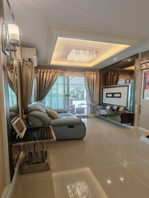 ขายทาวน์โฮม 2 ชั้น หลังริม โกลเด้น ทาวน์ 3 ลาดพร้าว-เกษตร นวมินทร์ซอยนวมินทร์ 42 *** ราคาพิเศษเพียง 4,400,000 ล้านบาท (จากปกติ 4.95 ลบ) ค่าใช้จ่ายวันโอนคนละครึ่งติดต่อ คุณช่อผกา โทร 0616198565 LINE 0616198565สำรอง LINE 0812523279 ส่งลิ้งก์ไว้ได้เลยรหัส# T26-344ทาวน์โฮม 2 ชั้น โกลเด้น ทาวน์ 3 ลาดพร้าว-เกษตร นวมินทร์ซอยนวมินทร์ 42เป็นบ้านตัวอย่าง พร้อมงานบิวอิน แต่งหรูพร้อมอยู่เนื้อที่ 25 ตร.ว3 ห้องนอน2 ห้องน้ำ1 