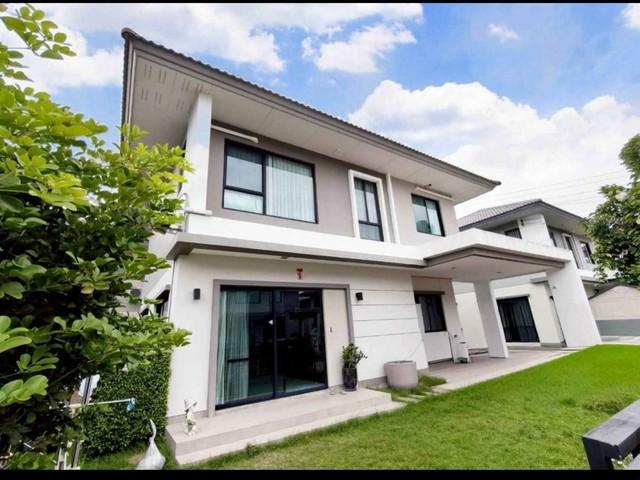 ขายบ้านเดี่ยว 2 ชั้น โครงการ คาซ่าวิลล์ รามคำแหง–วงแหวน 2 (ซอยมีสทีน รามคำแหง)ราคาขาย 6,890,000 บาท ( ฟรีค่าส่วนกลาง 1 ปี 2569 )ที่ตั้ง ถนนเคหะร่มเกล้า ซอยมีสทีน แขวงคลองสองต้นนุ่น เขตลาดกระบัง กรุงเทพติดต่อ : คุณภัสพงณ์ 0634098164Line : binkem22https://www.facebook.com/profile.php?id=61581484955548เนื้อที่ 55.1 ตารางวา พื้นที่ใช้สอยประมาณ 158 ตารางเมตร จำนวน 2 ชั้น 4 ห้องนอน 3 ห้องน้ำ จอดรถได้ 2 คันบ้านหัน ทิศเหนือ ลมดี อากาศถ่ายเ�