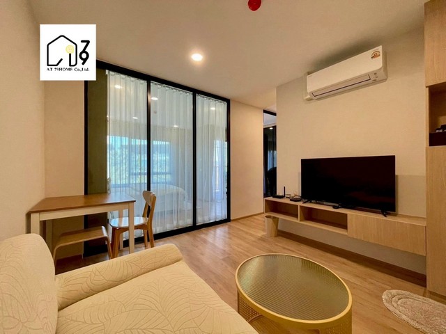  Vายถูก มิลิน คอนโด ระยอง พร้อมเฟอร์นิเจอร์ครบ  ราคาvาย 1.XX ลบ. ค่าโอน 50/50 37 ตร.ม.1 ห้องนอน1 ห้องน้ำ เฟอร์นิเจอร์และเครื่องใช้ไฟฟ้า เตียงนอนพร้อมที่นอน ตู้เสื้อผ้าโต๊ะเครื่องแป้งSmart TVชุดโซฟาแอร์ 3 เครื่อง เครื่องทำน้ำอุ่น ตู้เย็น เครื่องซักผ้า เตาแก๊ส เครื่องดูดควัน สถานที่ใกล้เคียง ใกล้ ตลาดลุงหนู เดินข้ามถนนไปได้สบายมากระเบียงทิศตะวันออก ขับรถไปกลับมาบตาพุด ใช้