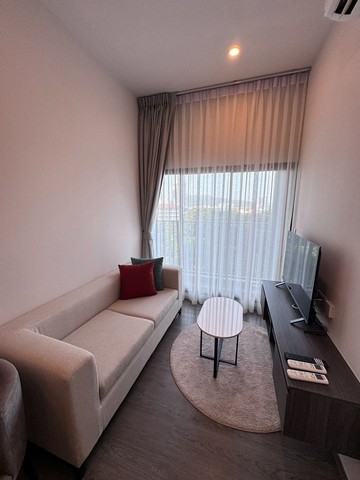 TEL : 092-288 9359 คุณดนิตาLine : https://line.me/ti/p/yxo92dHWP1รายละเอียด : เนื้อที่ขนาด 33 ตรม.  (ห้องเปล่า)ขนาด 1 ห้องนอน 1 ห้องน้ำ ขายพร้อม IP โปรแกรม 10 ปี!สิทธิ์การใช้งาน “พื้นที่ส่วนกลางระดับไฮเอนด์” แบบจองล่วงหน้าอย่างเป็นระบบสิ่งอำนวยความสะดวกที่คุณเป็นเจ้าของได้- Onsen / Steam / Sauna (แยกชาย-หญิง รองรับสูงสุด 4 ท่าน)- Co-Kitchen & Dining Room- Meeting Room รองรับสูงสุด 10 ท่านจองใช้งานล่วงหน้าได้ทุกส่วนผ่าน IP โปรแกรม 10 ปีสิทธิ์พ