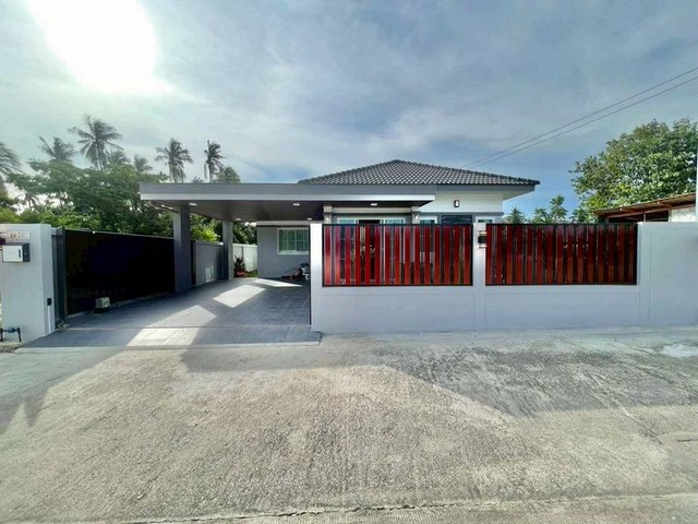 TEL : 092-288 9359 คุณดนิตาLine : https://line.me/ti/p/yxo92dHWP1ขายบ้านพลูวิลล่าพัทยา สร้างใหม่ น่าอยู่มาก โซนโป่งบนใกล้ถนนสาย 36 ราคาขาย 4,990,000 ล้านบาท ค่าโอนและภาษี 50/50 รายละเอียด : เนื้อที่ 60 ตารางวาขนาด 3 ห้องนอน 4 ห้องน้ำห้องโถงใหญ่ ห้องทานข้าวห้องครัวครัวไทยครัวฝรั่งสระว่ายน้ำขนาด 3 * 5 งานบิ้วเฟอร์นิเจอร์ทั้งหลังปั๊มน้ำแทงค์น้ำสำรองติดตั้งแอร์ทั้งหลังF-A15 (330)