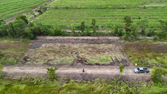 ถูกมาก 2.8แสน฿100ตรว.ที่ดินใกล้กรุงฯ คลอง9 บึงชำอ้อ หนองเสือ ปทุมฯ T. 086-301-6161#ที่ดินคลอง9 ตำบลบึงชำอ้อ อำเภอ หนองเสือ ปทุมธานีสอบถาม/นัดเยี่ยมชม T.วรุณรัตน์ 086-301-6161T.o86-3ol-6l6lติดถนน 8 เมตรทุกแปลงโฉนดครุฑแดงฟรีค่าโอนเข้าซอย 500 เมตร   คลอง 9 ฝั่งตะวันตก หนองเสือ ปทุมธานี#เนื้อที่ 100;ตารางวา 280000 บาท#เนื้อที่ 200ตารางวา 500000 บาทราคาสบายกระเป๋า สภาพแวดล้อมดี บ้านสวน โกดังห่างเส้นคลองระพีพัฒ