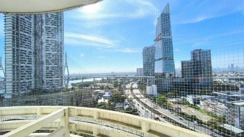 SV City Rama 3 : เอสวี ซิตี้ พระราม 3 คอนโดมิเนียมที่มีความโดดเด่นบนถนนพระราม 3 เป็นโครงการขนาดใหญ่ มีหลายอาคาร ตั้งอยู่ติดแม่น้ำเจ้าพระยาการเดินทางสะดวก เข้าสู่แหล่งธุรกิจใจกลางกรุงเทพได้อย่างง่ายดาย อาทิ  ถนนเจริญกรุง, ถนนพระราม 4, แยก ณ ระนอง, คลองเตย, และสาทรขายด่วน ! คอนโดพร้อมอยู่ SV City Rama 3อาคาร 8  ชั้นที่ 18 ขนาดห้อง 66.52 ตารางเมตร2 ห้องนอน 1 ห้องน้ำ พร้อมระเบียงกว้างวิวสว