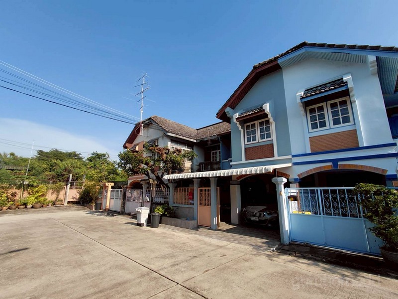 ghd000830R ให้เช่าทาวน์เฮ้าส์ 2 ชั้น ม.หลักสองนิเวศน์ เพชรเกษม 63/2 เนื้อที่ 20 ตรว ใกล้ เดอะมอลล์ บางแคปล่อยเช่าราคา 15,000 บาท/เดือนไม่รวมค่าส่วนกลาง 300 บาท (ค่าขยะ และ รปภ.)สนใจติดต่อ:โบ O93 789ํ 4935ํLine: @guruhomeddทาวน์เฮาส์ ม.หลักสองนิเวศน์ เพชรเกษม 63/2  ที่ตั้ง : เพชรเกษม 63/2 แขวงบางแค บางแค กรุงเทพมหานครพิกัด : https://maps.app.goo.gl/WompQ8CFgwf9ucUs7รายละเอียด :* ทาวน์เฮ้าส์ 2 ชั้น เนื้อที่ 20 ตารางวา* ชั้น 2 - 4 ห้องนอน 1 แอร์- 