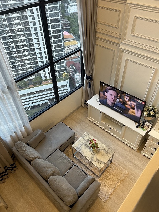 Rare Unit , High Floor , CBD Sathorn , Move-in Ready  &nbsp;  ห้อง Duplex เพดานสูง ฟีลเหมือนอยู่ Penthouse  ชั้น 29 วิวเมืองเต็มตา สวย โล่ง ไม่โดนบล็อก  อยู่ใจกลางสาทร เดินไปทำงานได้จริง  &nbsp;  รายละเอียดห้อง  &nbsp;&nbsp;&nbsp;&nbsp;&nbsp;&nbsp;&nbsp;&nbsp;&nbsp;&nbsp;&nbsp;&nbsp;&nbsp;&nbsp;&nbsp;&nbsp;&nbsp;&nbsp;&nbsp;&nbsp;&nbsp;&nbsp;&nbsp;&nbsp;&nbsp;&nbsp;&nbsp;&nbsp;&nbsp; Duplex 2 ชั้น (มีบันไดภายใน)  &nbsp;&nbsp;&nbsp;&nbsp;&nbsp;&nbsp;&nbsp;&nbsp;&nbsp;&nbsp;&nbsp;&nbsp;&nbsp;&nbsp;&nbsp;&nbsp;&nbsp;&nbsp;&nbsp;&nbsp;&nbsp;&nbsp;&nbsp;&nbsp;&nbsp;&nbsp;&nbsp;&nbsp;&nbsp; ชั้น 29 วิว City View  &nbsp;&nbsp;&nbsp;&nbsp;&nbsp;&nbsp;&nbsp;&nbsp;&nbsp;&nbsp;&nbsp;&nbsp;&nbsp;&nbsp;&nbsp;&nbsp;&nbsp;&