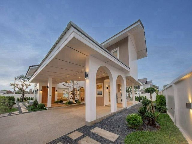 โซนราชพฤกษ์-แม่เหียะ อำเภอเมือง #บ้านสวยสไตล์ญี่ปุ่น เริ่มต้นเพียง 9.9 ล้านบาท | Limited เพียง 4 หลังเท่านั้น สัมผัสความเรียบง่ายแบบ Japanese Minimal Styleอบอุ่น สงบ เป็นส่วนตัว พร้อมดีไซน์ที่ลงตัวทุกมุมบ้านทำเลศักยภาพ โซนราชพฤกษ์ – แม่เหียะ เชียงใหม่ราคาเริ่มต้น 9.9 ล้านบาท (ไม่มีสระ)ราคาเริ่มต้น 10.5 ล้านบาท (มีสระว่ายน้ำ)รายละเอียดบ้านเนื้อที่ดิน 80.8 – 157 ตร.ว.พื้นที่ใช้สอย 324 – 348 ตร.ม.4 �