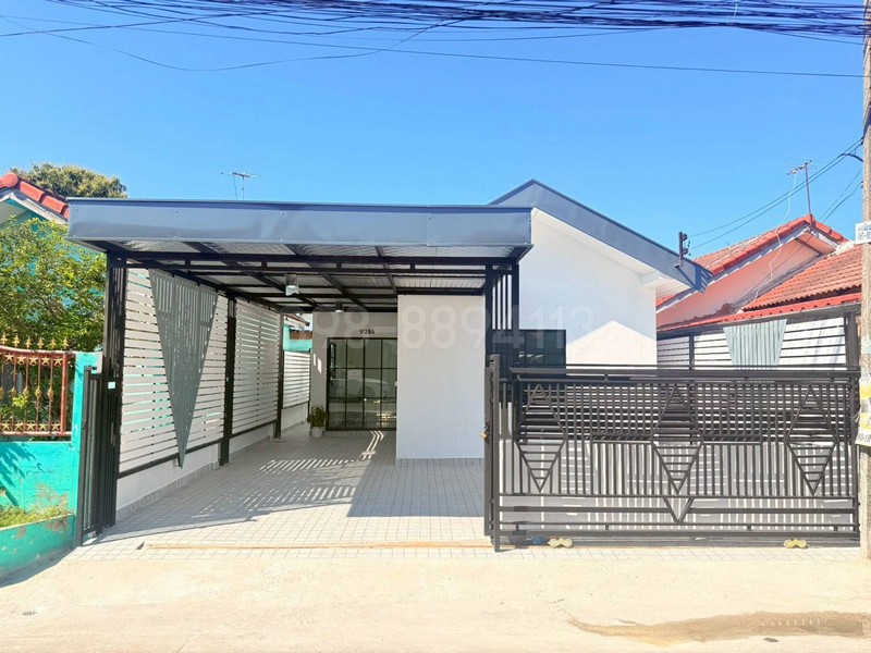 บ้านชั้นเดียวทำเลดี ย่านหนองจอกบ้านดี ทำเลหนองจอก ราคาจับต้องได้ อยู่สบาย เดินทางสะดวก หนองจอกพร้อมดูแลคุณ#หมู่บ้านทรัพย์เจริญ  เลียบวารี 29โคกแฝด หนองจอกชื่อโครงการ : #หมู่บ้านทรัพย์เจริญ** รายละเอียด **เนื้อที่ 34 ตารางงวา (บ้านหันหน้าทิศตะวันออก)3 ห้องนอน 2 ห้องน้ำ 1 ห้องครัว 1 ที่จอดรถ#แถมเฟอร์นิเจอร์ครบชุด- โซฟา- โต๊ะกลางหน้าโซฟา- โต๊ะทีวี- ชั้นลิ้นชักราคาขาย  