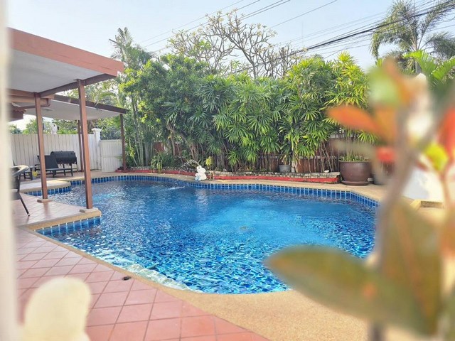 AOM 2645บ้านว่างให้เช่า เดินลงทะเล 300 เมตร หมู่บ้านแกรนด์คอนโดเทล ตรงสามแยกเทพประสิทธิ์ขาลงทะเล4 ห้องนอน4 ห้องน้ำค่าเช่าเดือนละ 50,000 บาทค่าไฟ 5.70 ต่อหน่วยค่าน้ำ 35 ต่อหน่วยขออนุญาติไม่รับลูกค้าอินเดียคะติดต่อขอรูปและรายละเอียดเพิ่มเติม  สนใจนัดชมสถานที่จริงContact  TEL/LINE คุณต๋อม 081-925-2443          TEL/LINE คุณต๋อย 086-542-7078อสังหาริมทรัพย์ ยินดีรับฝากขาย-เช่า อสังหาริมทรัพย์ทุกชนิด