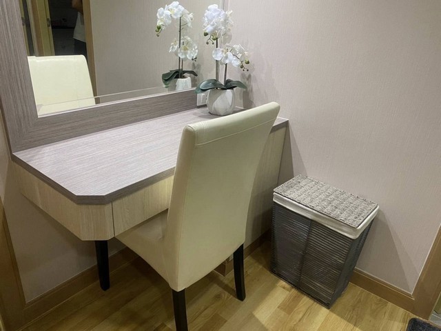 AOM 2642  เวลมารีน่าคอนโด ชั้น 3 อาคาร A  วิวทะเล + คลอง ลมดี เงียบสงบ รายการเฟอร์นิเจอร์ + เครื่องใช้ไฟฟ้าครบเข้าอยู่ได้เลย  เตียง + ที่นอน  เตียงสองชั้น  ตู้เสื้อผ้า  โต๊ะเครื่องแป้ง  โซฟารับแขก  ตู้เย็น  ไมโครเวฟ  เตาไฟฟ้า  ทีวี  เครื่องทำน้ำอุ่น  แอร์ 2 ตัว จุดเด่นโครงการ  มีท่าเทียบเรือส่วนตัว เหมาะกับคนมีเรือ/ชอบออกทะเล  สระว่ายน้ำ 3 สระ  ฟิตเนส  ห้องอบซาวน่า  ระบบรักษาคว�