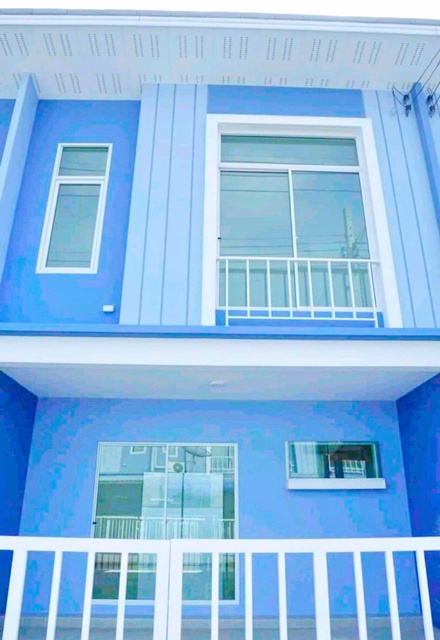 บางกรวย-ไทรน้อย ชัยพฤกษ์ ทาวน์เฮาส์ 2 ชั้น 3นอน 2น้ำ ใกล้ ตลาดบางบัวทอง 800 ม.19 ตร.ว. 150 ตร.ม. 10,999B-M.ทำเลติดถนนรัตนาธิเบศร์  เดินทางสะดวก ใกล้รพ.บางบัวทอง 900 ม. รถไฟฟ้า MRTเหมาะอยู่อาศัย โฮมออฟฟิศ เชื่อมต่อถนนหลักหลายสาย เข้าเมืองได้ง่ายBang Kruai-SaiNoi Chaiyaphruek Two story townhouse 3bed 2bath near BangBuaThong Market 800m. 19sq.wa. 150sq.m. 10,999B-M prime location on Rattanathibet Road convenient transportation near Bang Bua Thong Hospital 900 m. MRT suitable for residence or home office Connects to several main roads, easy access to the city.ถ.รัตนาธิเบศร์ บางกรวย-ไ�