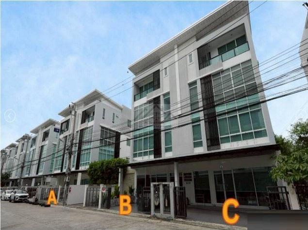  ให้เช่า - ขายสำนักงาน 3 หลัง 184 ตรว. พื้นที่รวม 1700 ตรม. โครงการบิซ แกลเลอเรีย ซอยนวลจันทร์ 26 เกษตรนวมินทร์ เลียบด่วนติดต่อ:: ชยา โทร/ID Line:: 0942823961Link Line:: https://line.me/ti/p/3xFA1An8Kcรหัส# T26-384สำนักงาน 3 หลัง โครงการบิซ แกลเลอเรีย ซอยนวลจันทร์ ย่านเกษตร–นวมินทร์,โซนนวลจันทร์–เลียบด่วน- เนื้อที่รวม : 184 ตรว. (หลัง A 65 ตรว / หลัง B 65 ตรว. หลัง C 54 ตรว.)- พื้นที่ใช้สอยรวม 1700 ตรม.- 7 ห้องโถงขนาดใหญ่- 14 ห้องน้ำ- 1 ห้องครั�
