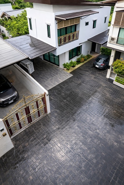 ถ.ชักพระ สน.ตลิ่งชัน 500ม. 71ตร.วา. เลียบทางรถไฟตลิ่งชัน บรมราชชนี ฉิมพลี  ฟังก์ชันครบ 4 นอน 4 น้ำ  280 ตร.ม. บ้านเดี่ยว 3ชั้นพร้อมชั้นลอย และดาดฟ้า 38,998 B-M.ขาย 12.89 ลบ.เงียบสงบ เป็นส่วนตัว เหมาะสำหรับอยู่อาศัย ตลาดน้ำตลิ่งชัน 900ม. เดินทางสะดวก .รถไฟฟ้า และแหล่งอำนวยความสะดวกครบครันChakPhra Road 4bed near TalingChan Floating Market 900 m. 3story Along the railway line TalingChan Borom ChimPhli. Fully functional  4bath  Taling Chan Police Station 500 m. land size 71sq.wa. 280sq.m.  detached house with mezzanine and rooftop rent 38,998 B-M selling pri