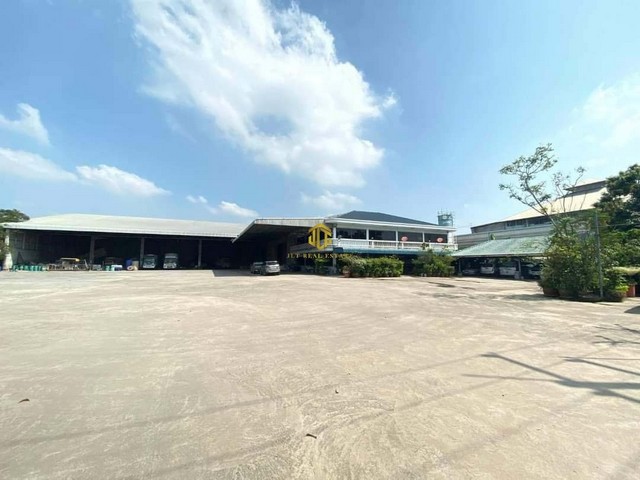 ขาย/ให้เช่าโกดังเนื้อที่ 5-1-84 ไร่ บางไผ่ ฉะเชิงเทรารหัสทรัพย์ : FS209(กรุณาใช้รหัสนี้ในการสอบถาม FS209)บ้าน 2 ชั้นขนาด 16x20 เมตรโกดังขนาด 20x20 เมตร และ 60x35 เมตร และ 30x5 เมตรอาคารโกดังสำนักงาน 20x10 เมตร สำนักงาน 2 ชั้นขนาด 5x10 เมตรบ้านพักคนงาน 14 ห้องไฟฟ้า 3 เฟส น้ำประปารถพ่วงเข้าออกได้พิกัด : ต.บางไผ่ อ.เมือง จ.ฉะเชิงเทราราคาขาย 80,000,000 บาทราคาเช่า 100 บาท/ตรม./เดือนTel : 062-6284052 (Khun Jay)Line ID : 0626284052Facebook Fanpage : JLT Real Estat